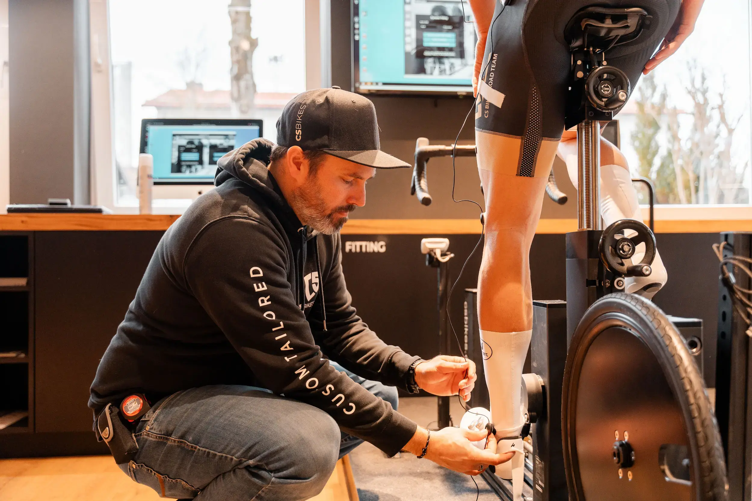 Our Bike Fitting is not a luxury but an investment in your riding experience and health. With our high-quality service in Moosach, we take your cycling experience to the next level. Book an appointment at CS Bikes today and experience the benefits of a tailored Bike Fitting near Munich!